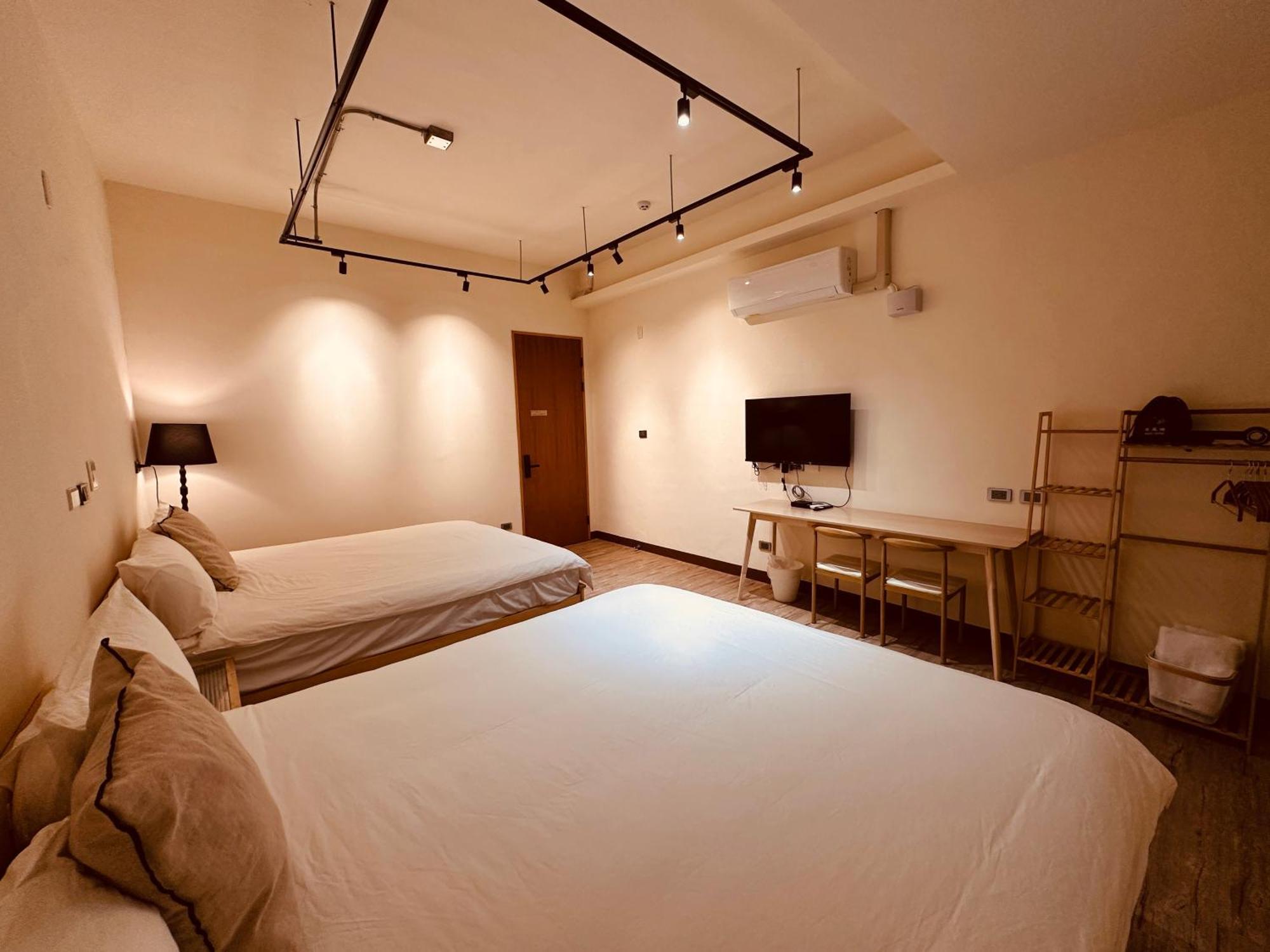 H-Khun Apartment Donggang Exterior photo