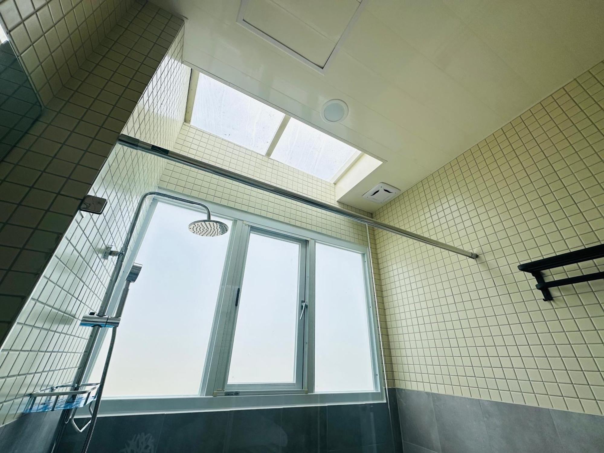 H-Khun Apartment Donggang Exterior photo