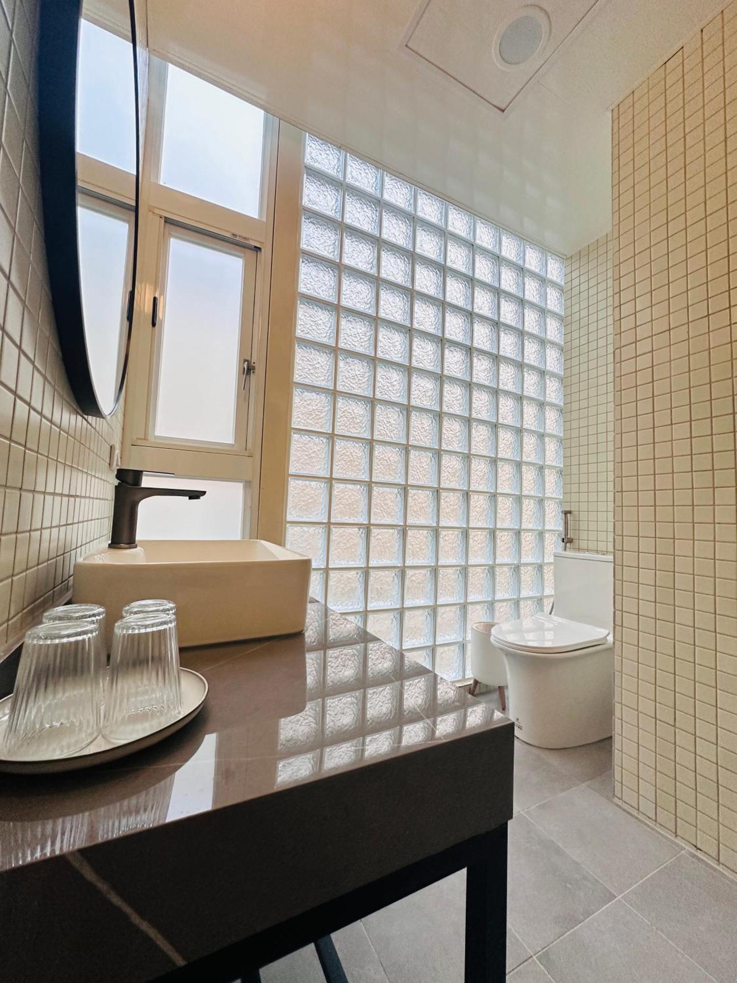 H-Khun Apartment Donggang Exterior photo